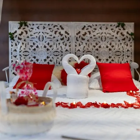 Cle Pour Deux - Romantique Avec Patio & Privatifs Bed & Breakfast