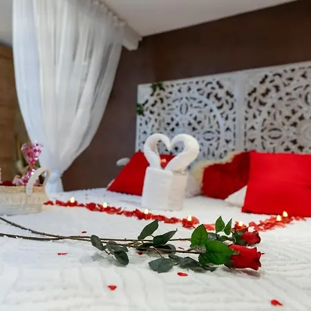 Cle Pour Deux - Romantique Avec Patio & Privatifs Bed & Breakfast *