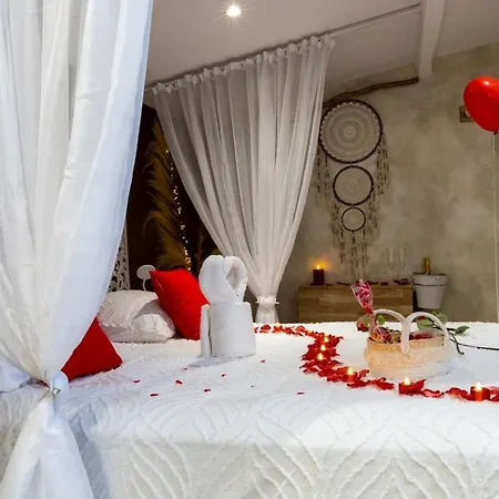 Cle Pour Deux - Romantique Avec Patio & Privatifs Bed & Breakfast *