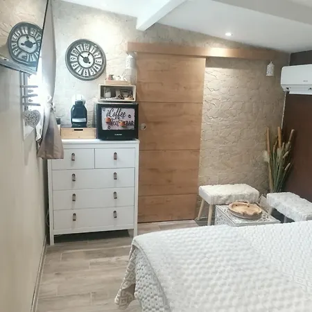 Bed & Breakfast Cle Pour Deux - Romantique Avec Patio & Privatifs