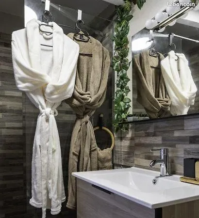 Cle Pour Deux - Romantique Avec Patio & Privatifs Bed & Breakfast *